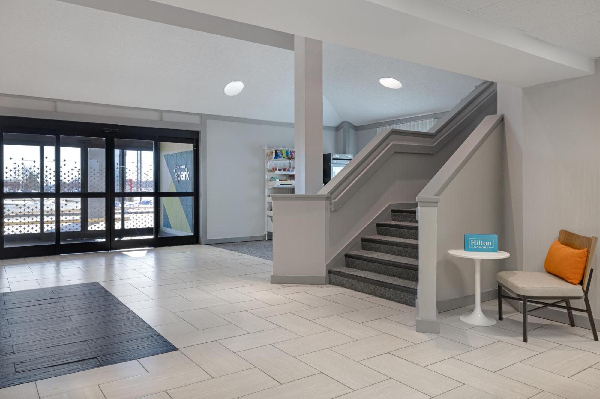 Spark By Hilton Bentonville Bagian luar foto