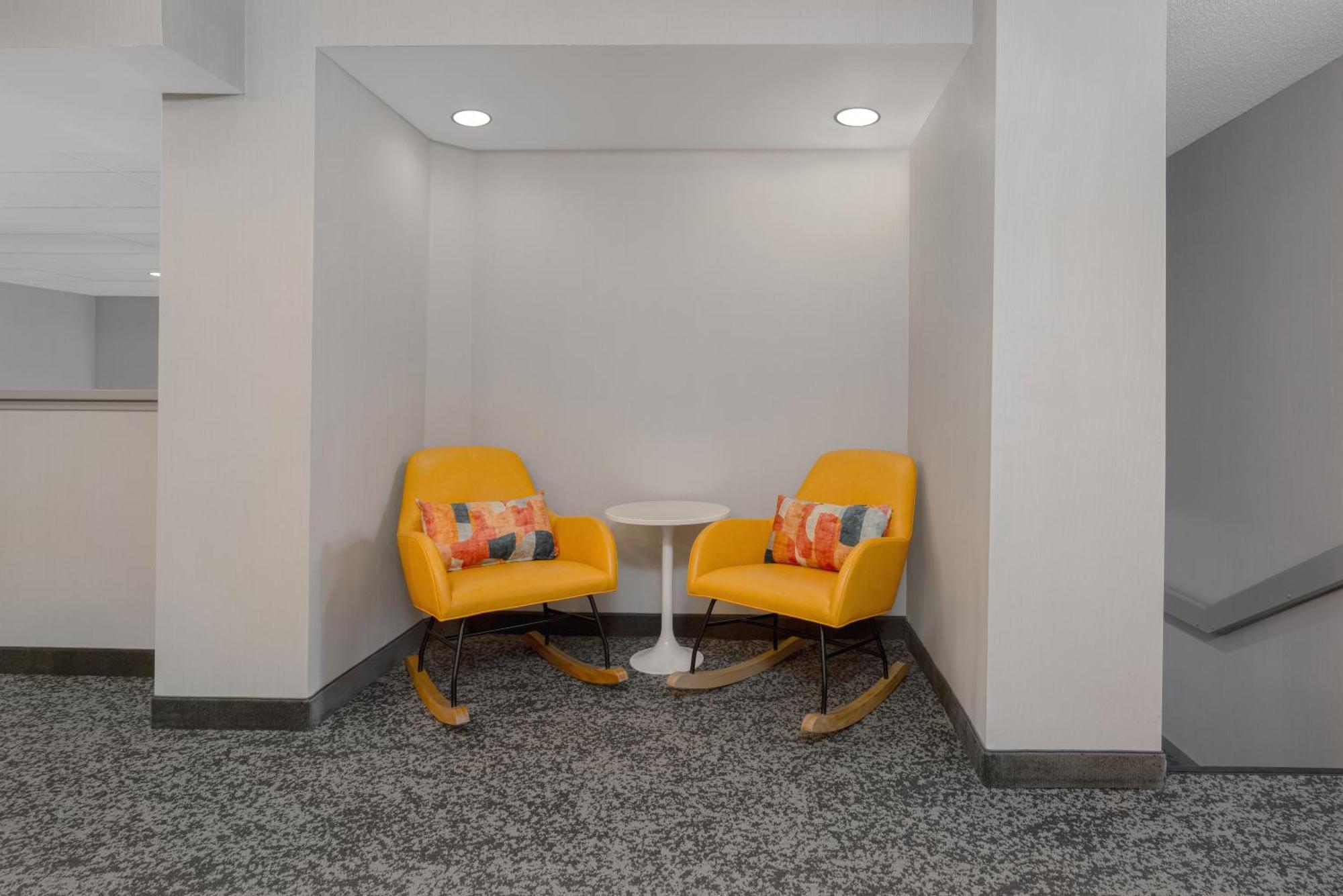 Spark By Hilton Bentonville Bagian luar foto