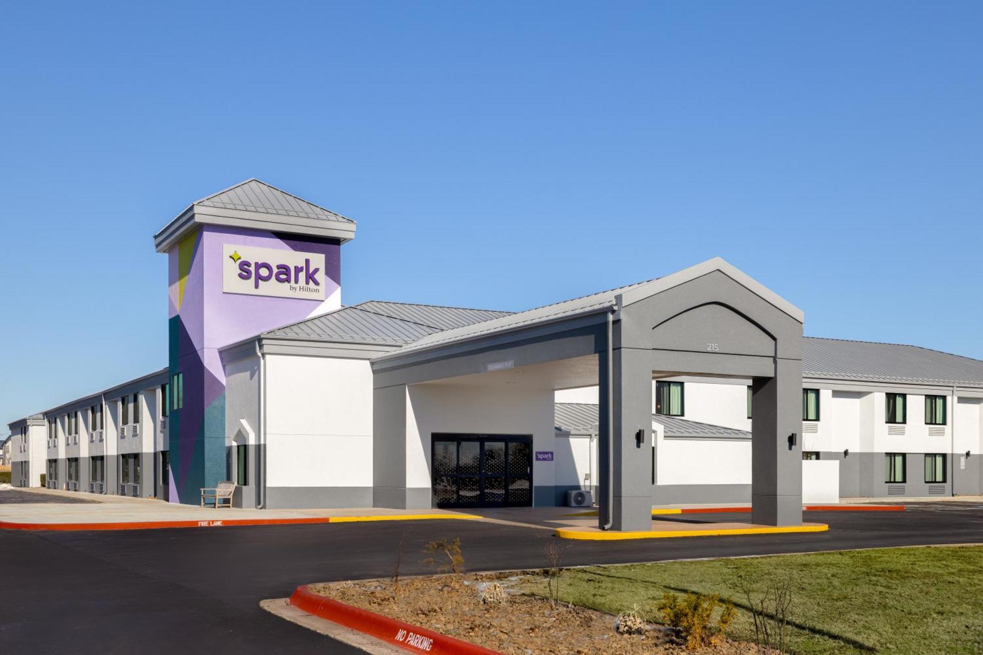 Spark By Hilton Bentonville Bagian luar foto