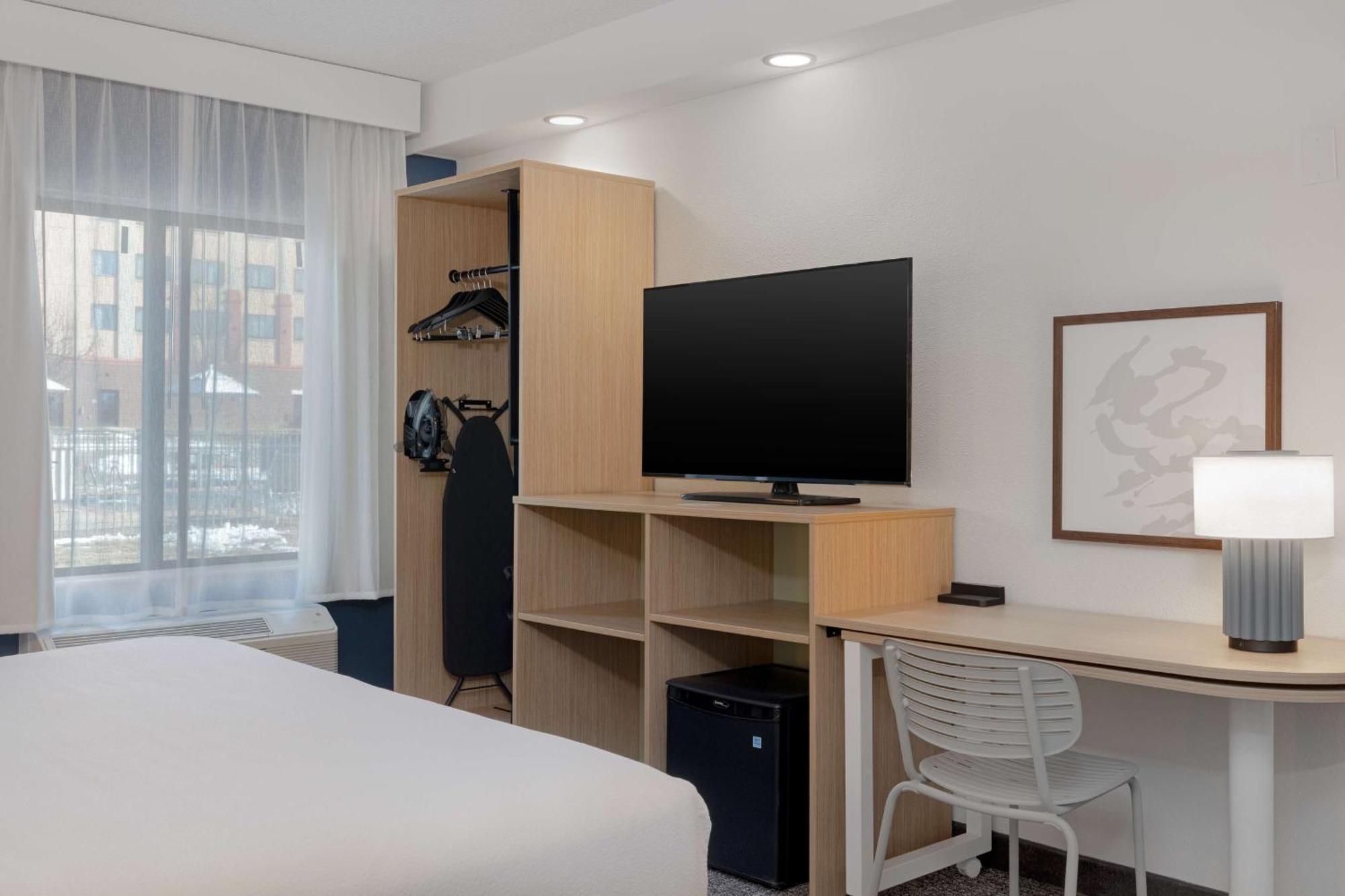 Spark By Hilton Bentonville Bagian luar foto